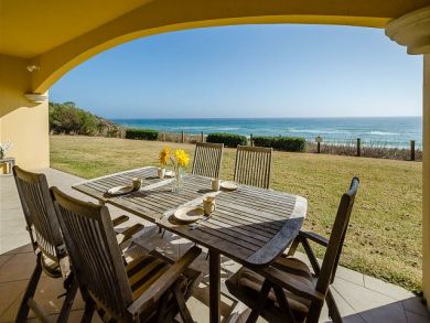 Santa Rosa Beach Vacation Condo Sleeps Ten Guests.